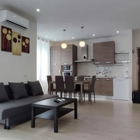 Apartment Maya Anzio