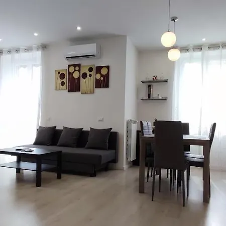 Maya Apartment *