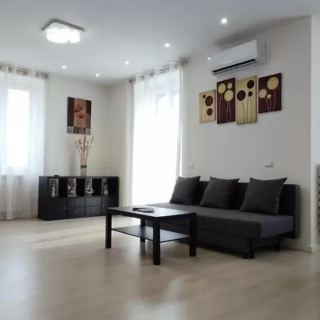 Maya Apartment *