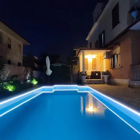 Maya Apartment